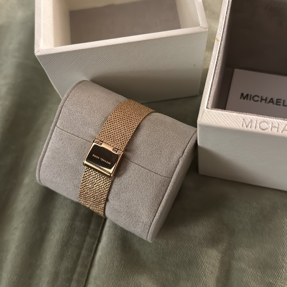 NWOT Michael Kors MK4531 Ladies Maisie Mesh Watch - Picture 3 of 5
